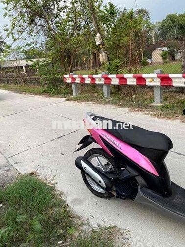 Honda Click màu Hồng