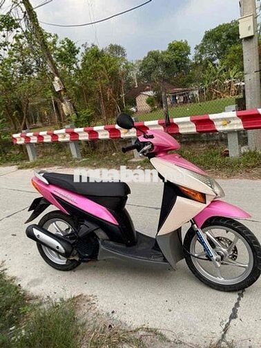 Honda Click màu Hồng