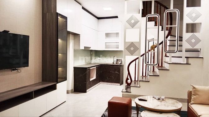 Bán Nhà Vĩnh Tuy, Hai Bà Trưng 30m, 5 tầng, mt 4.2m, giá 9.68 tỷ