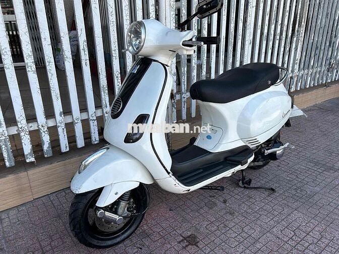 Piaggio Vespa LX 125 trắng máy móc ok bình đề ngon