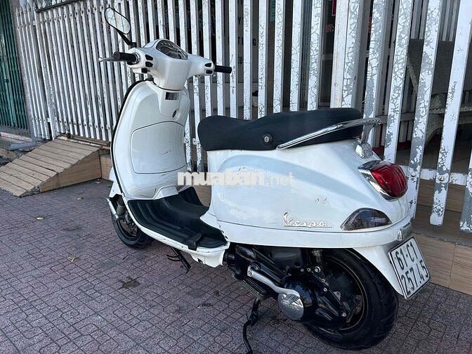 Piaggio Vespa LX 125 trắng máy móc ok bình đề ngon
