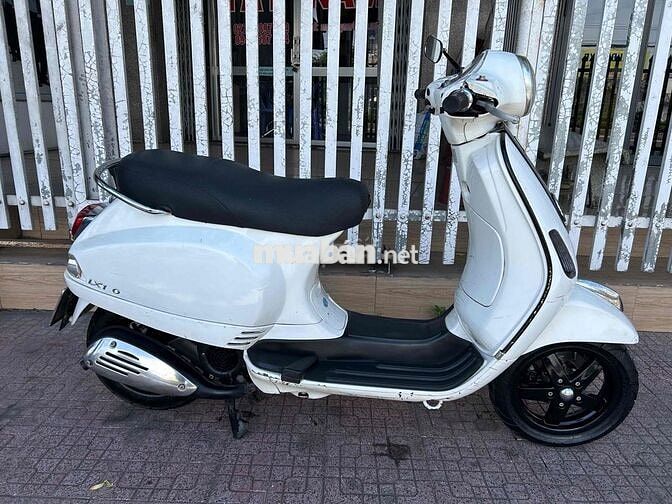 Piaggio Vespa LX 125 trắng máy móc ok bình đề ngon