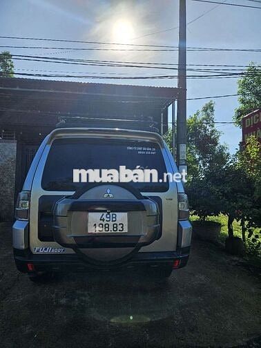 Mitsubishi Pajero V93 Bạc