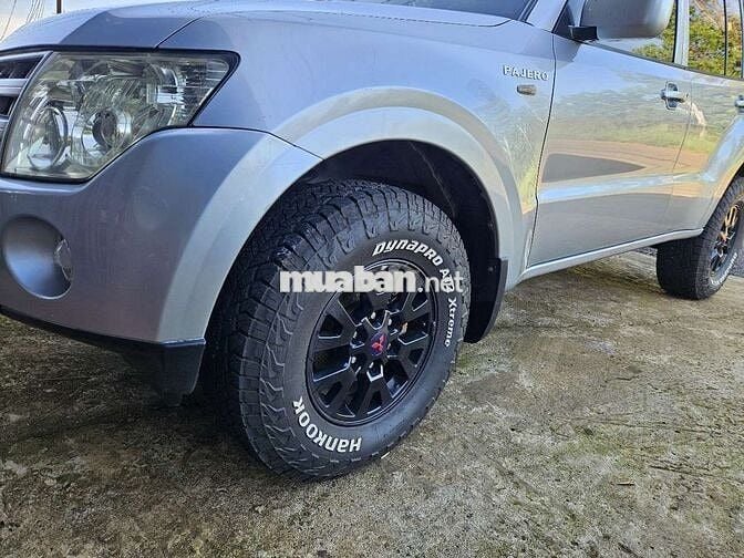 Mitsubishi Pajero V93 Bạc