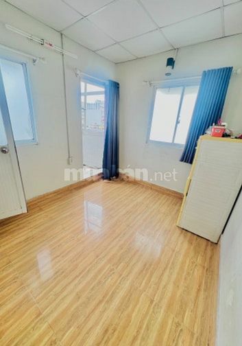 Cho Thuê Phòng Trọ Giá Rẻ có Cửa Sổ, Ban Công Thoáng Mát ngay Quận 1
