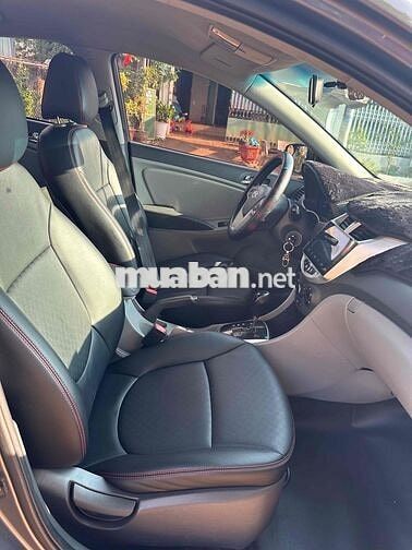 Hyundai Accent AT 2012