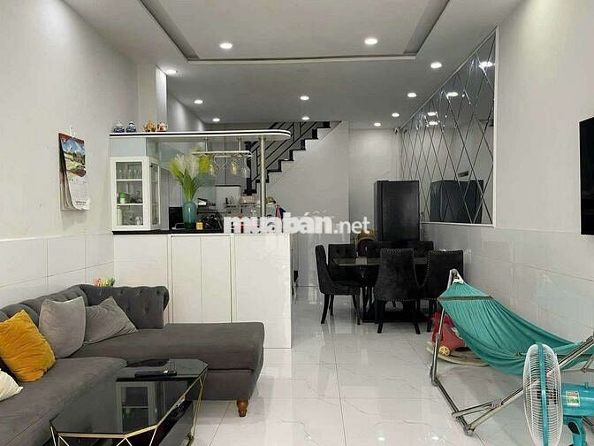 Cho thuê nhà đẹp hẻm Nguyễn Thị Thập, Q7