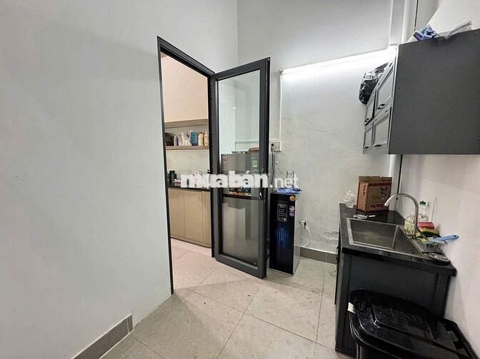 MẶT BẰNG KINH DOANH SẦM UẤT TRỆT TRỐNG SUỐT GẦN  LINH XUÂN THỦ ĐỨC