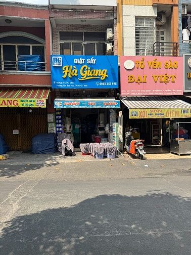TUYỂN NHÂN VIÊN PHỤ TIỆM GIẶT ỦI