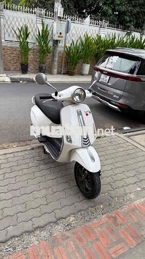 Piaggio Vespa đèn tròn 2015 Trắng