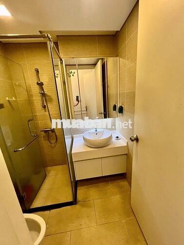 Cho Thuê Căn Hộ CC Vinhomes CentralPark Landmark 81: 70m2 25Củ