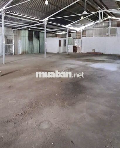 Cho thuê kho 300m2 Lê Văn Lương, Nhà Bè, xe tải ra vào, giá 18 triệu