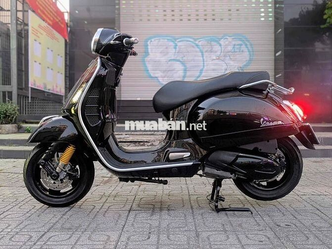 GTS SuperTech 300 Màu Đen 03/2020