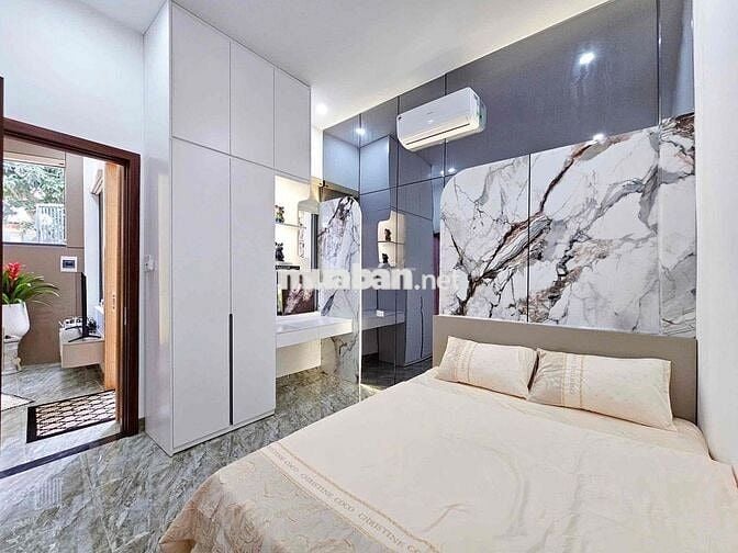 Chị mình đi Mỹ nên cần ra đi ngôi nhà tâm huyết kiệt ôtô Trường Chinh