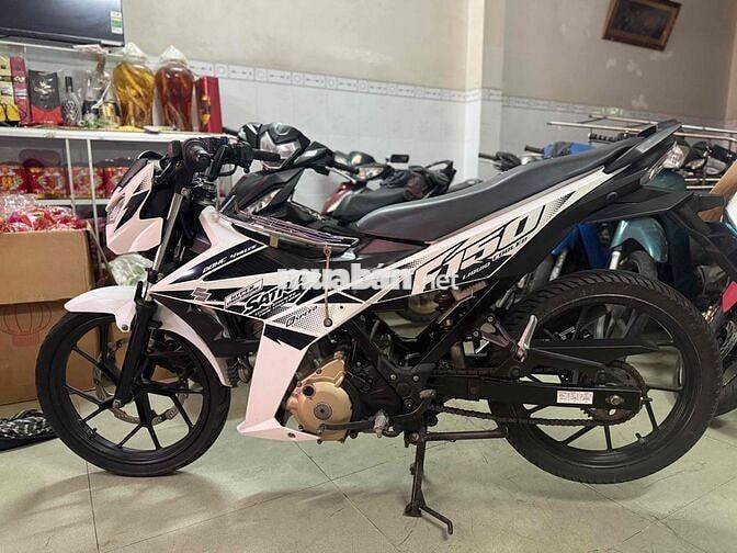 Suzuki Satria Fi 150 Trắng đen