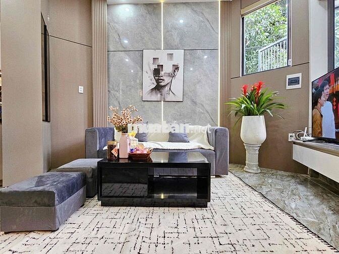 Chị mình đi Mỹ nên cần ra đi ngôi nhà tâm huyết kiệt ôtô Trường Chinh