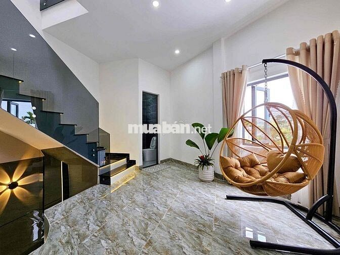 Chị mình đi Mỹ nên cần ra đi ngôi nhà tâm huyết kiệt ôtô Trường Chinh