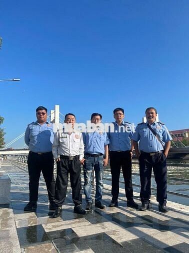 Tuyển Bảo Vệ Dịch Vụ