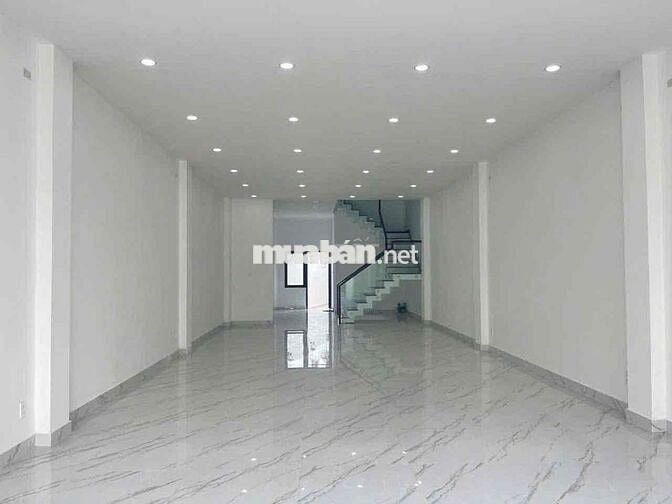 Mặt tiền Cách Mạng Tháng 8. 6x30m. 3 tầng , xây mới