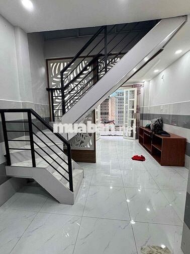 Nhà 3tầng - 4pn - Văn Cao - Nguyễn Sơn - Nhà Mới - 10Tr