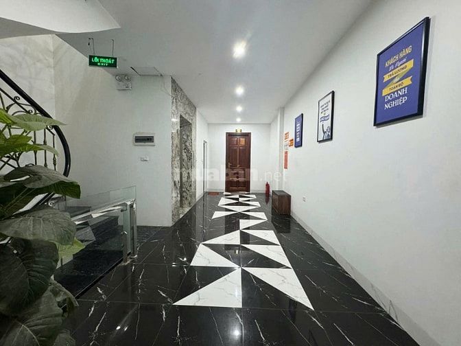 Cho thuê nhà liền kề khu 319 mặt đường Hồng Tiến, Long Biên 