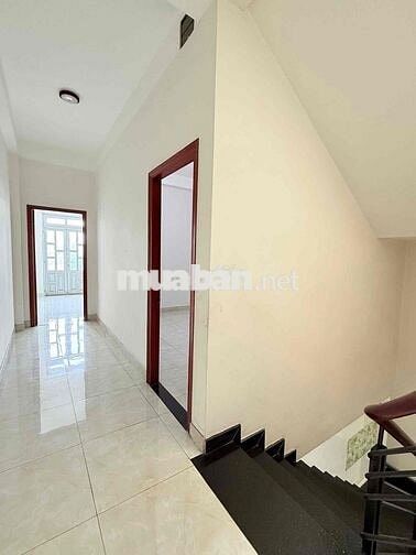 NHÀ 2 LẦU 3PN TX25 ĐƯỜNG XE HƠI GIÁ 6 TRIỆU