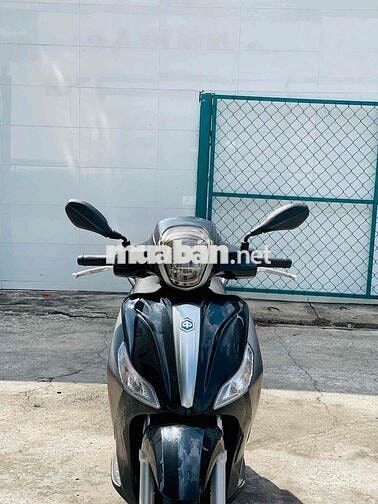 Piaggio Medley S ABS Đen bạc