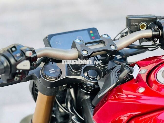 Mạnh Hà Motor bán Honda CB650R 2023 lướt 7000 km