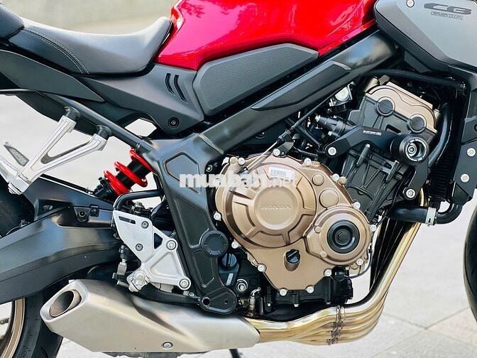 Mạnh Hà Motor bán Honda CB650R 2023 lướt 7000 km
