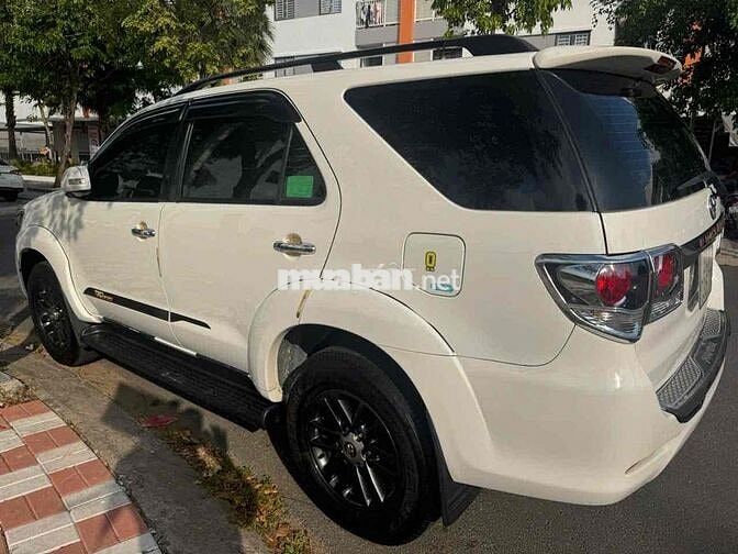 Toyota Fortuner 2015 2.5G ( Số sàn) - Xe rất đẹp