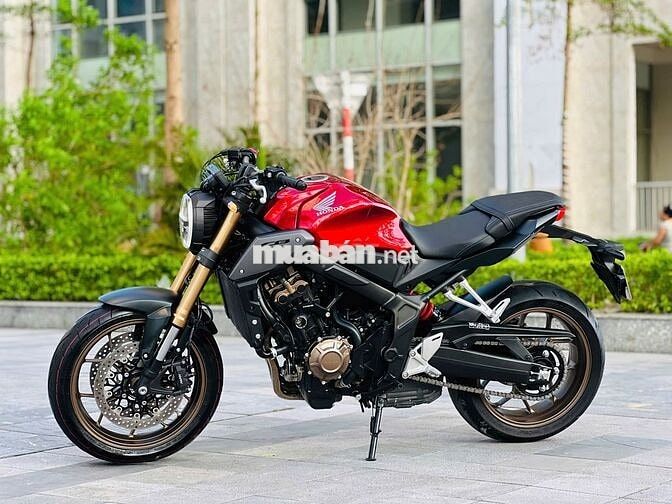 Mạnh Hà Motor bán Honda CB650R 2023 lướt 7000 km