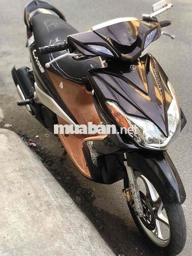 Yamaha Luvias Nâu Đen Tự động