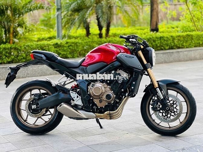 Mạnh Hà Motor bán Honda CB650R 2023 lướt 7000 km