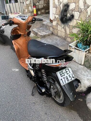 Yamaha Luvias Nâu Đen Tự động