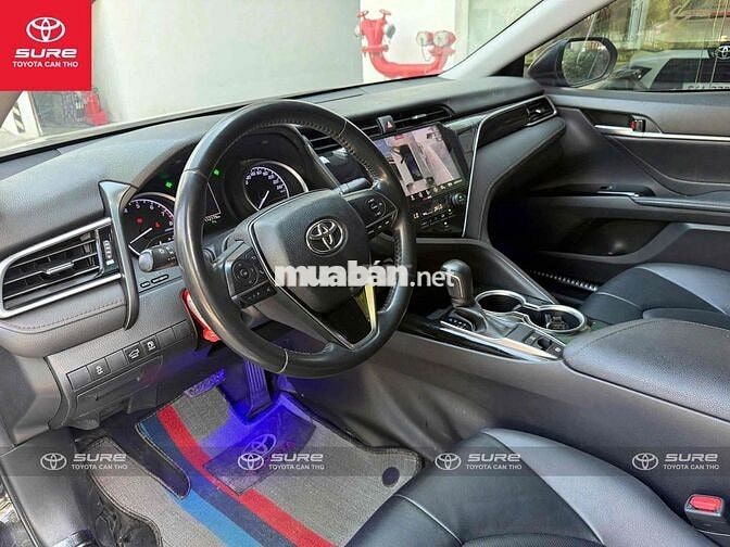 Toyota Camry 2.0G 2019 nhập Thái