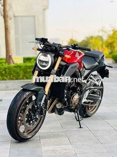 Mạnh Hà Motor bán Honda CB650R 2023 lướt 7000 km