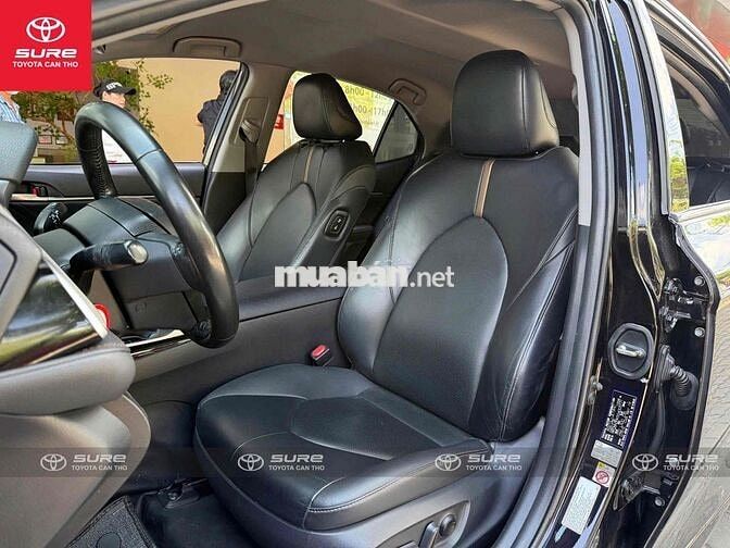 Toyota Camry 2.0G 2019 nhập Thái
