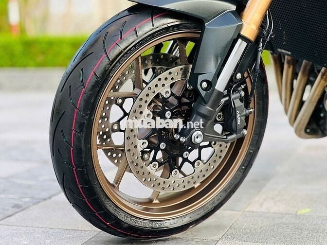 Mạnh Hà Motor bán Honda CB650R 2023 lướt 7000 km