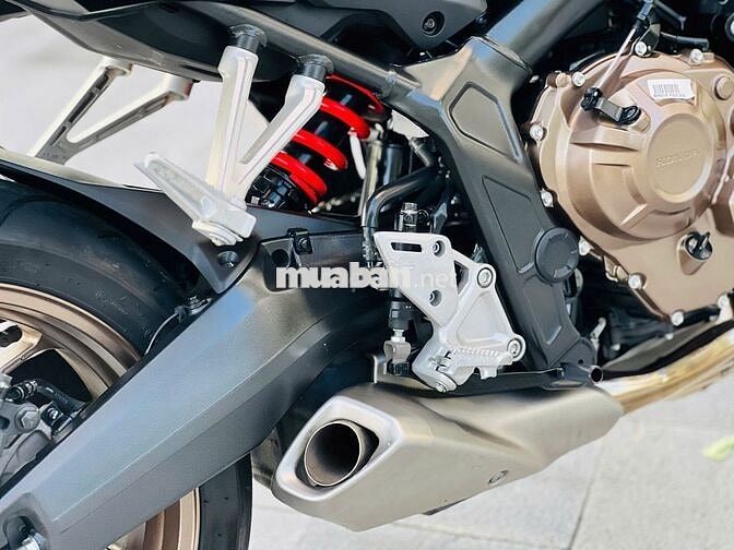 Mạnh Hà Motor bán Honda CB650R 2023 lướt 7000 km