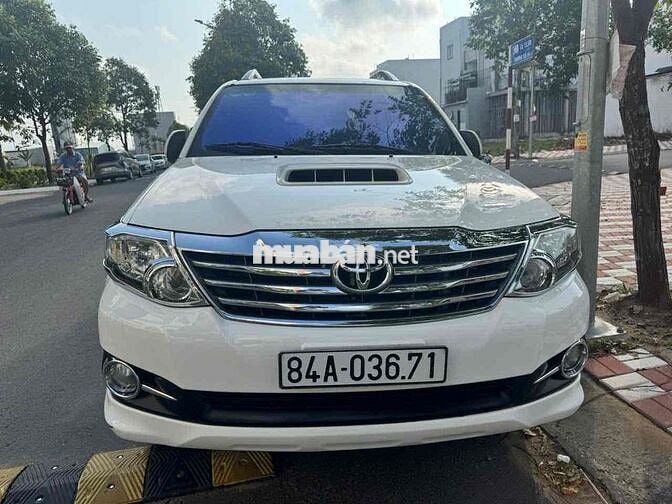 Toyota Fortuner 2015 2.5G ( Số sàn) - Xe rất đẹp