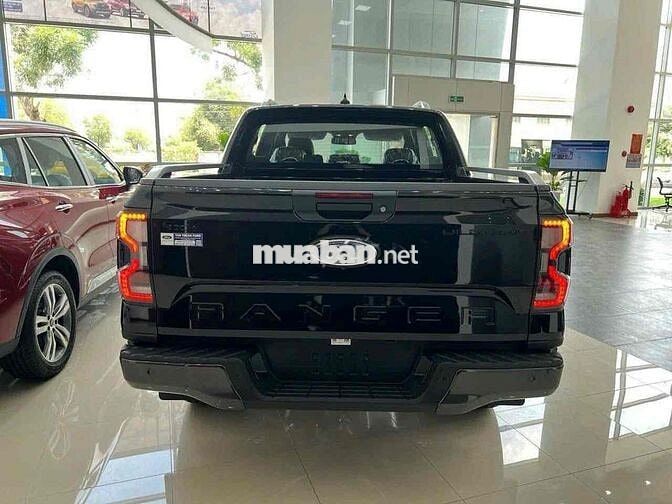 Ford Wildtrak 2026 rẻ hơn xe lướt