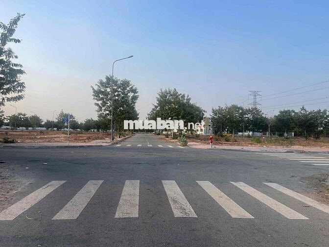 Cần tiền bán lô đất Bến Cát Center 2 An Điền chỉ 900 triệu sổ sẵn