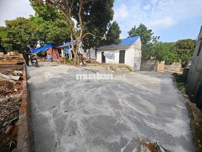 Chính chủ cần bán đất phân lô
80m long châu sơn phụng châu chương mỹ