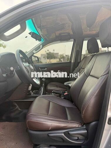 Toyota Fortuner 2017 Bạc 140000 km
