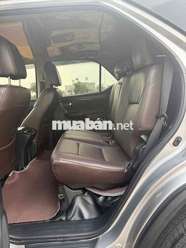 Toyota Fortuner 2017 Bạc 140000 km