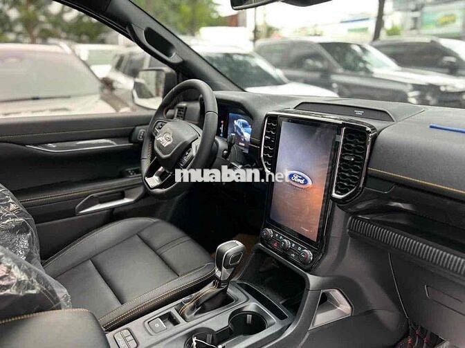 Ford Wildtrak 2026 rẻ hơn xe lướt