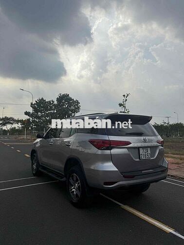 Toyota Fortuner 2017 Bạc 140000 km