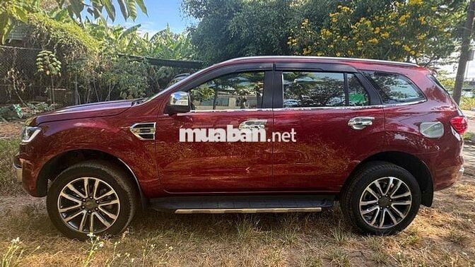 Ford Everest Titanium Đỏ 100.511 km