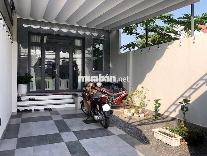 Nhà trệt lầu tại Lê Văn Lương. 5x27 nhà mới. Shr hỗ trợ bank