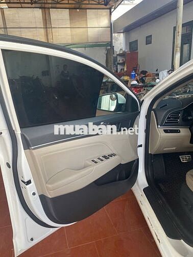 Hyundai Elantra 2.0 GLS Trắng 40.000 km
